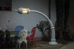 Con le lampade da terra a LED puoi invitare la tecnologia